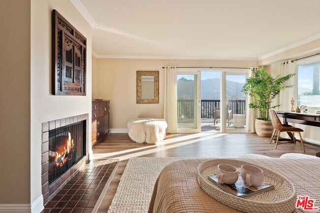 Building Photo - 2239 Topanga Skyline Dr