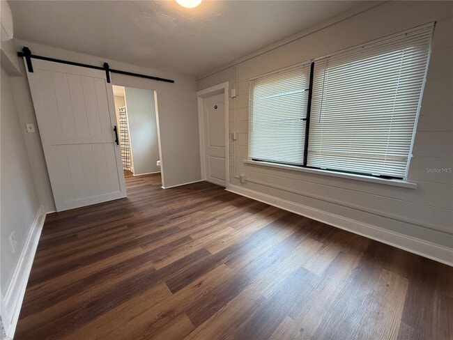 Building Photo - 408 3rd Ave E