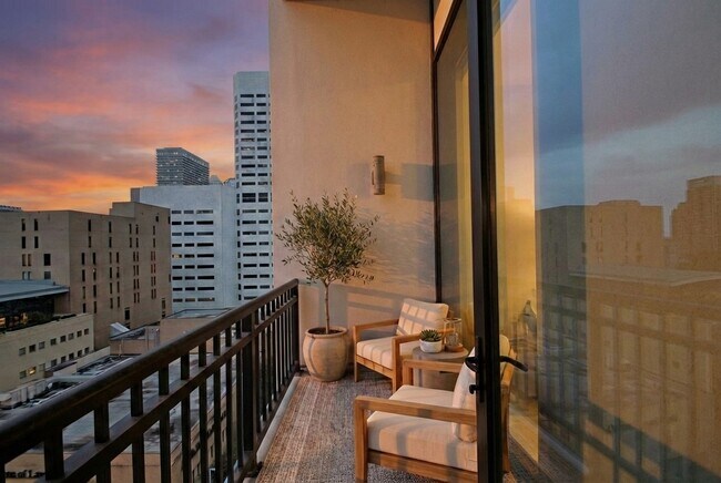 Building Photo - 1211 Caroline St