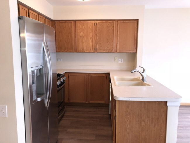 Building Photo - 3170 Cambria Ct
