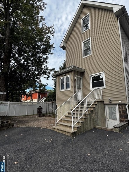 Building Photo - 510 Shaler Blvd