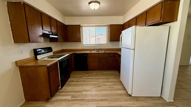 Building Photo - 3128 E Cicero St