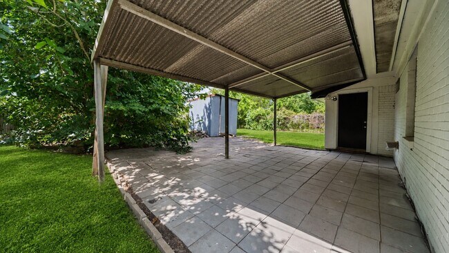 Building Photo - 5242 Greylog Dr