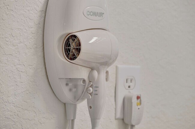 Building Photo - 8101 Resort Village Dr