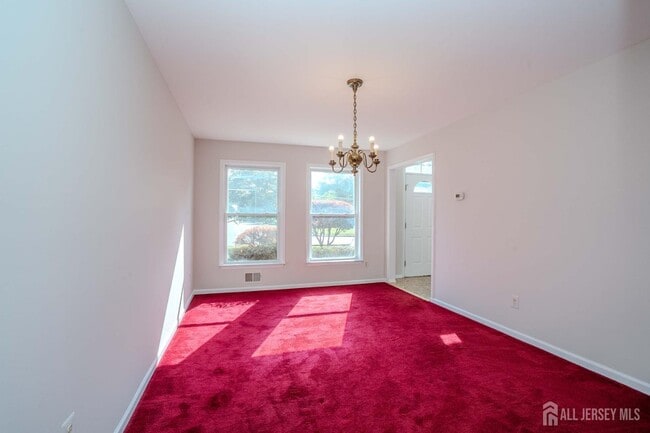 Building Photo - 27 Samantha Dr