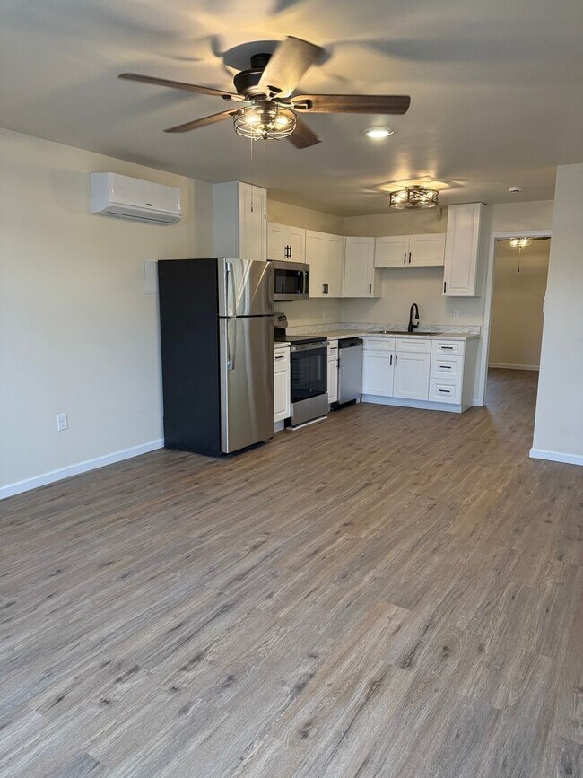 Building Photo - Renovated Apartments on Main Street in Myersville