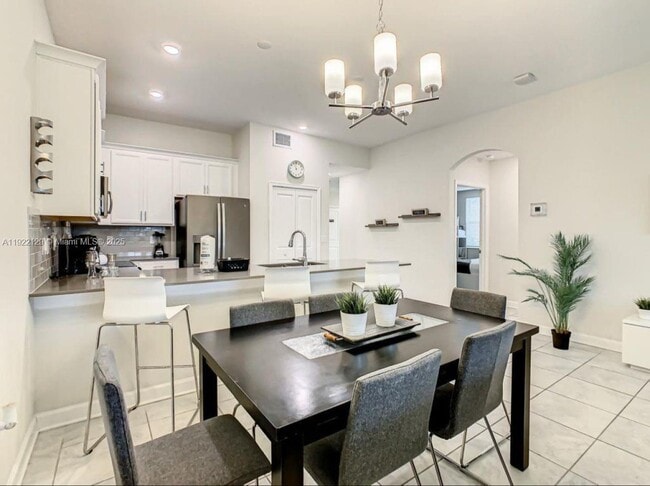 Building Photo - 653 Ocean Course Ave