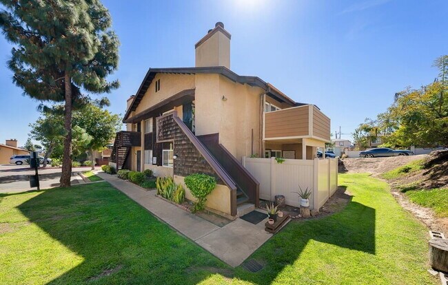 Building Photo - Updated 2 BR 1 BA Condo w/ Private Patio!