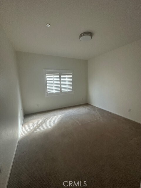 Building Photo - 1055 Raven Ct