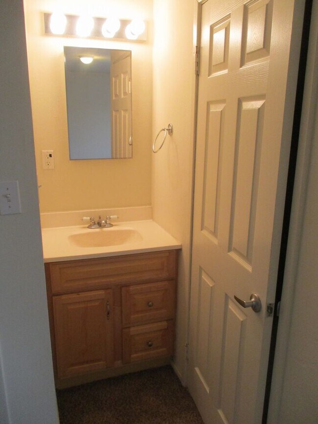Building Photo - NICE DUPLEX NEAR EASTERN  MARCONI