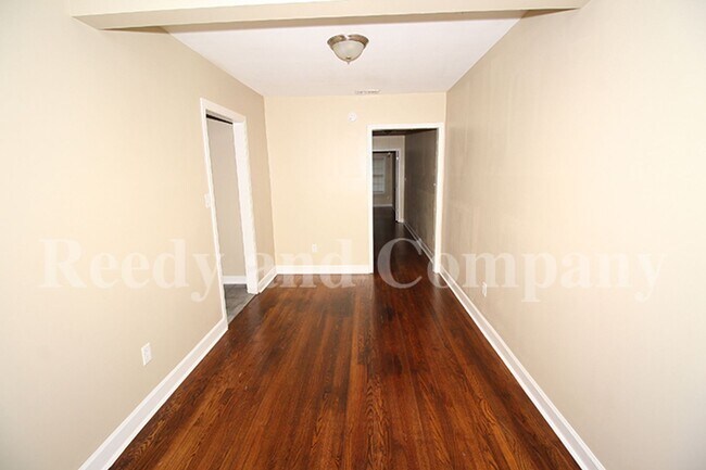 Building Photo - 110 N Greer St