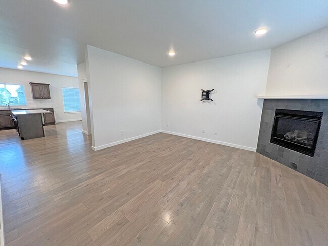 Building Photo - Beautiful Single Family Detached Home with...