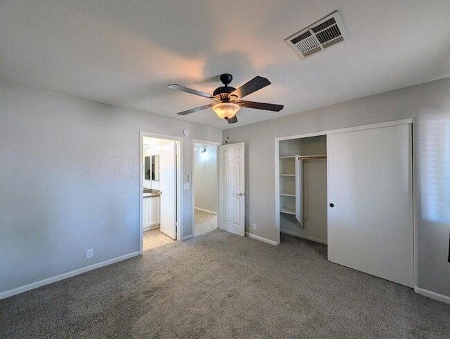 Building Photo - 15746 W Elm St