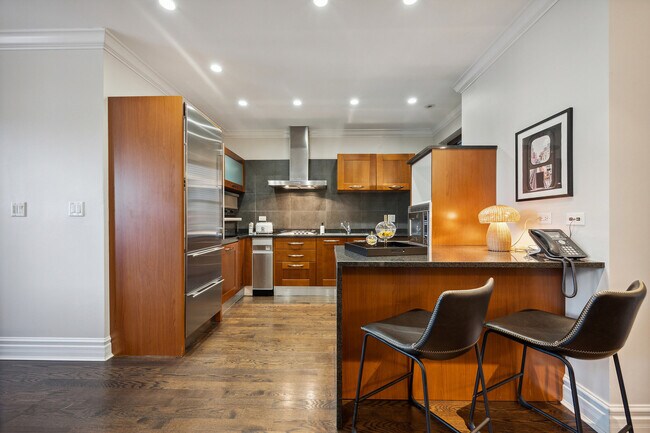 Building Photo - 70 E Walton St