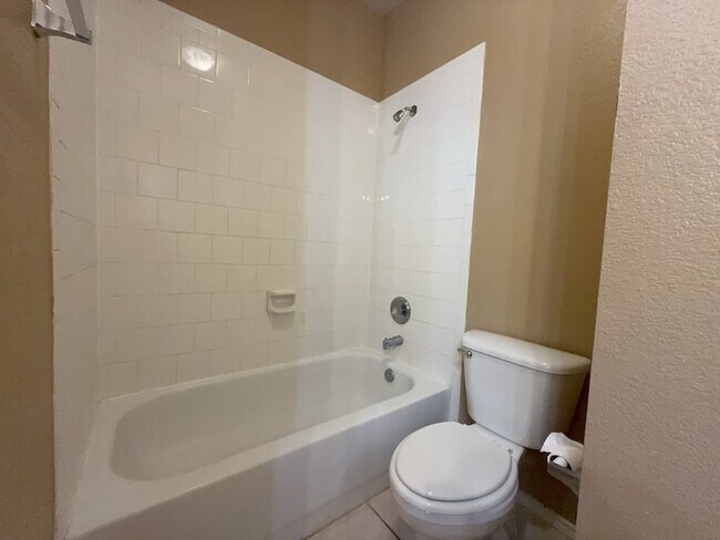 Building Photo - 3024 Peppercorn Dr