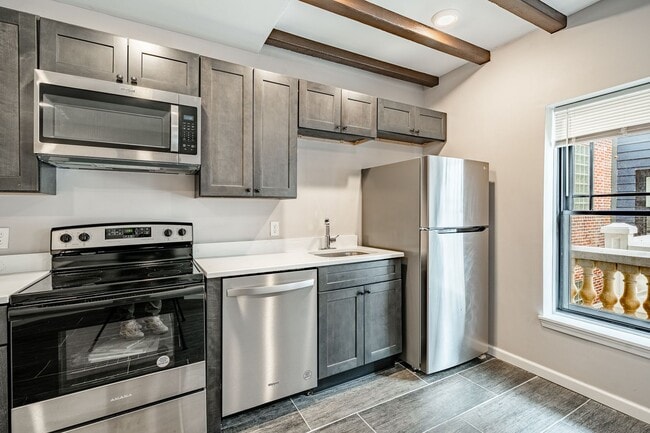 Building Photo - 235 E Market St