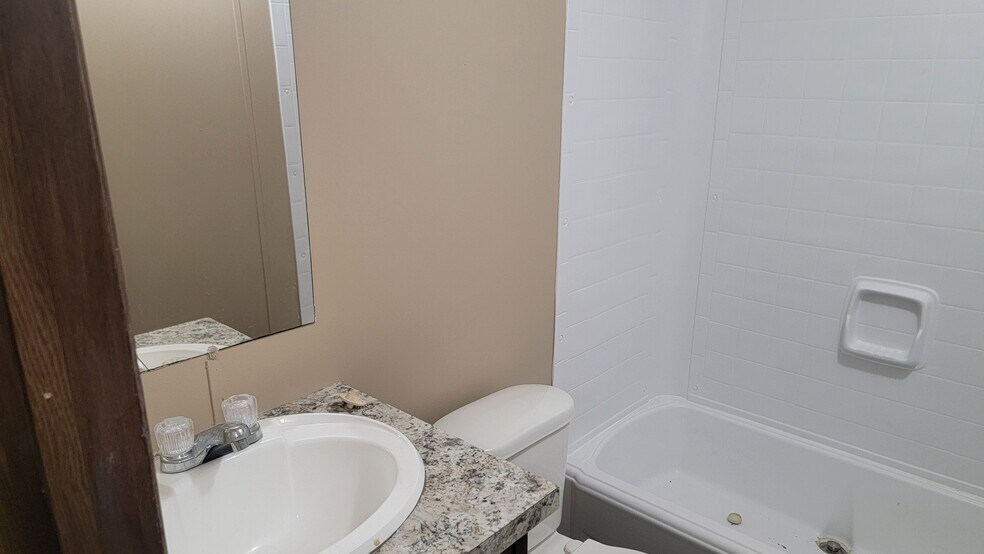 Building Photo - 32730 Carolee Cir