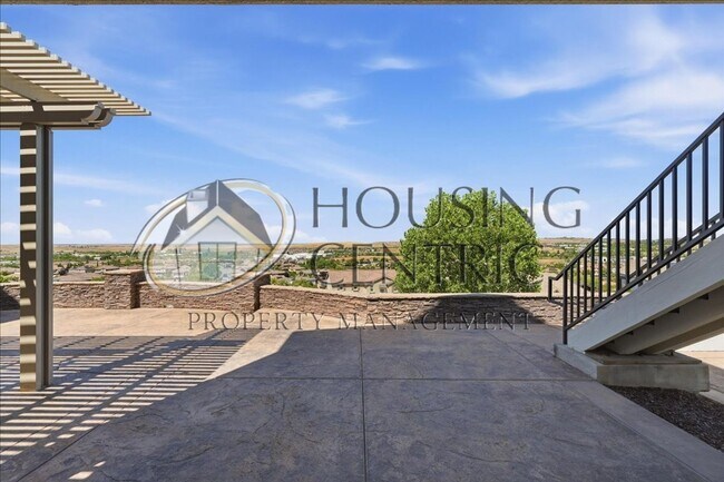 Building Photo - Executive Gated Rental with Stunning Views & Solar!