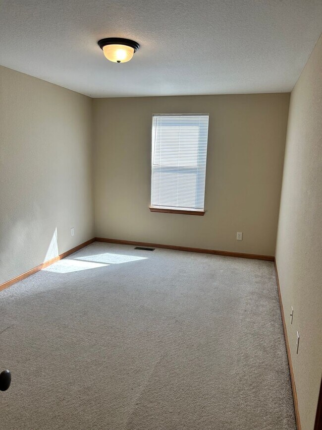 Building Photo - Wonderful Single Family Home