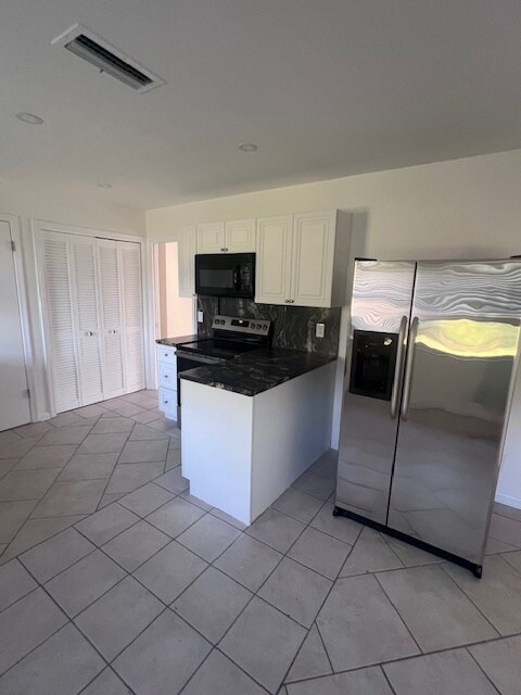 Building Photo - 800 Ibis Way