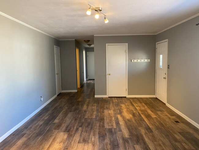 Building Photo - 1008 Beech Ave