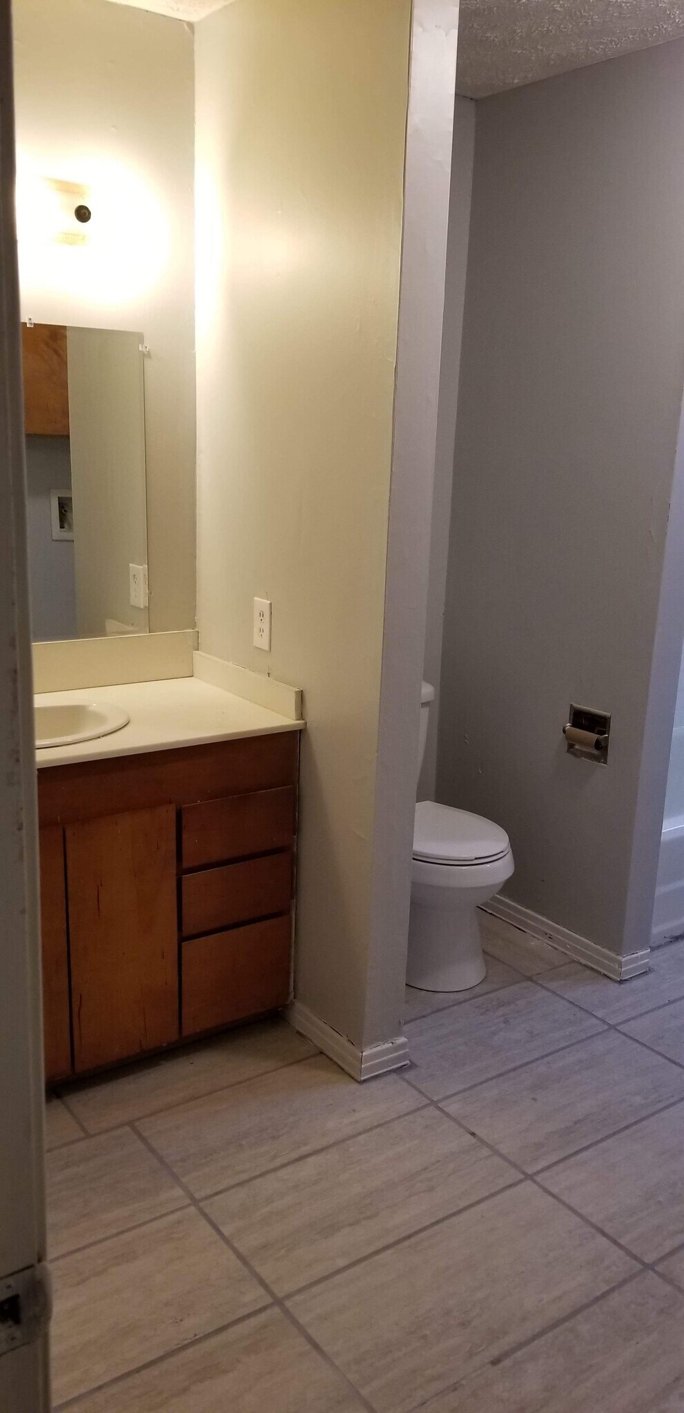 Building Photo - 4808 S Westhaven Dr