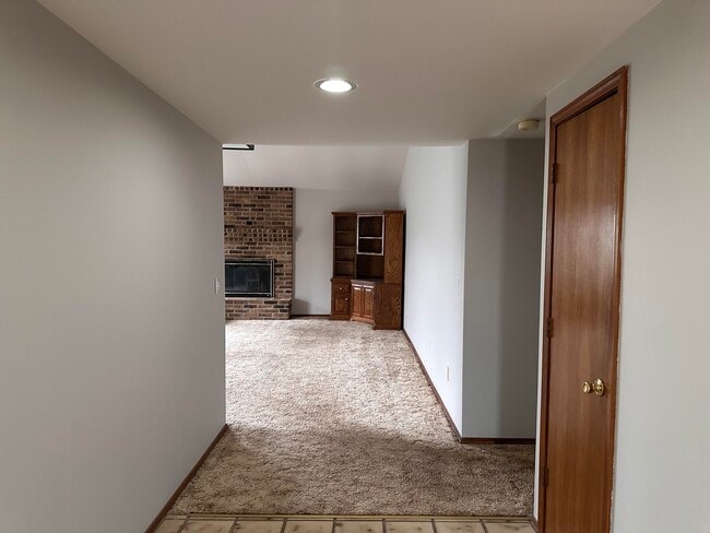 Building Photo - 216 Day Dr