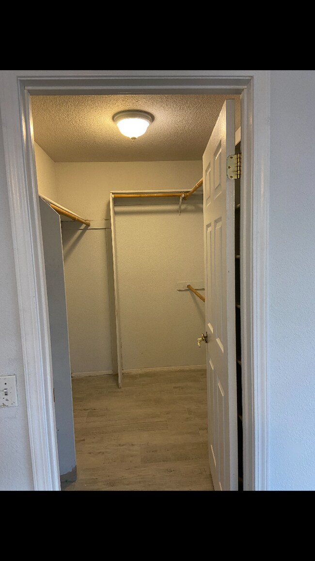 Building Photo - 16627 Ponca St