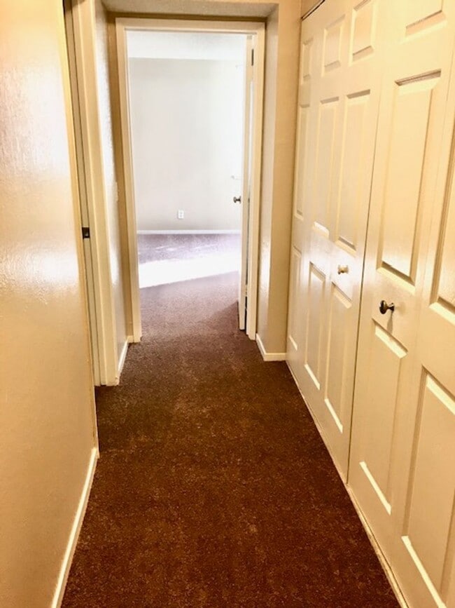 Building Photo - Great 2 bed 2 bath Condo in San Pablo Gate...