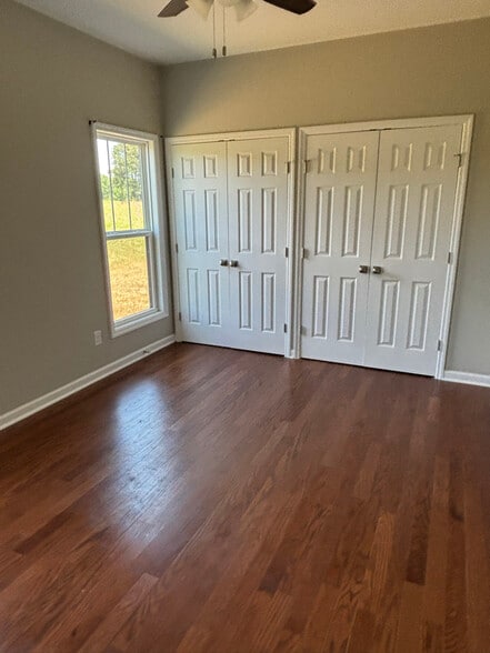 Building Photo - 100 Apache Ln