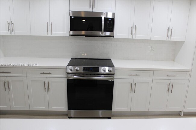 Building Photo - 955 Egret Cir