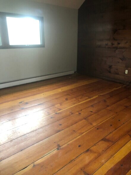 Building Photo - 40 Cove View Ln