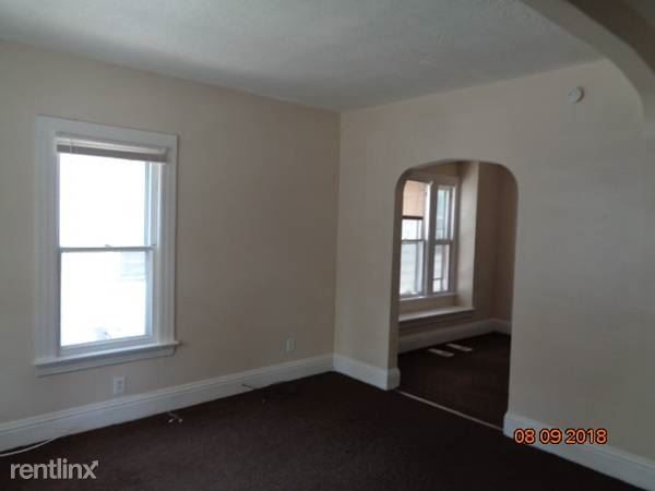 Building Photo - 129 Winterroth St