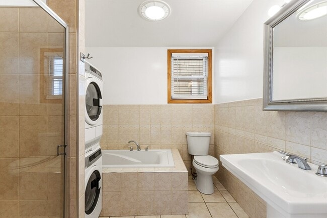 Building Photo - 609-611-611 Dorchester Ave