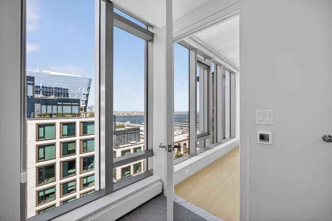 Building Photo - 135 Seaport Blvd