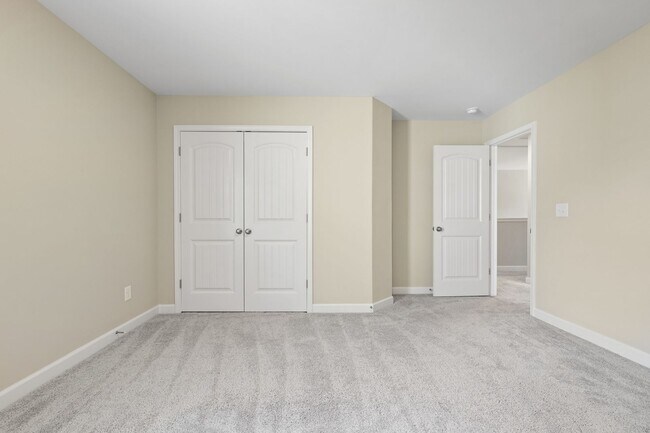 Building Photo - Elegant Home in Oyster Landing