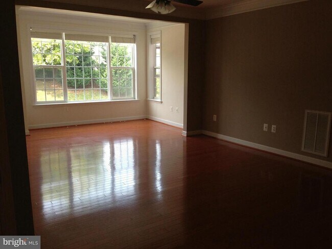 Building Photo - 621 Cobblestone Blvd