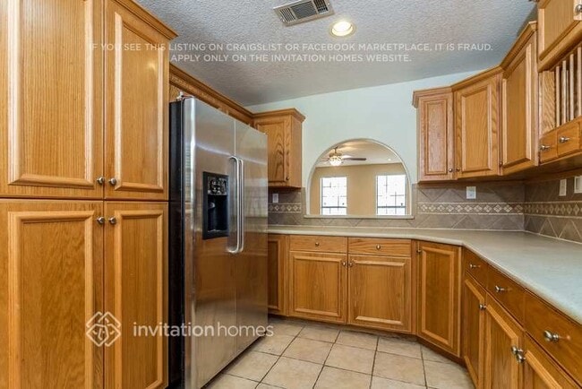 Building Photo - 10482 Twin Circles Dr