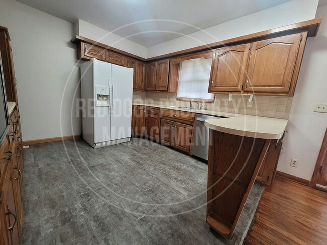 Building Photo - 1402 W Lotus St
