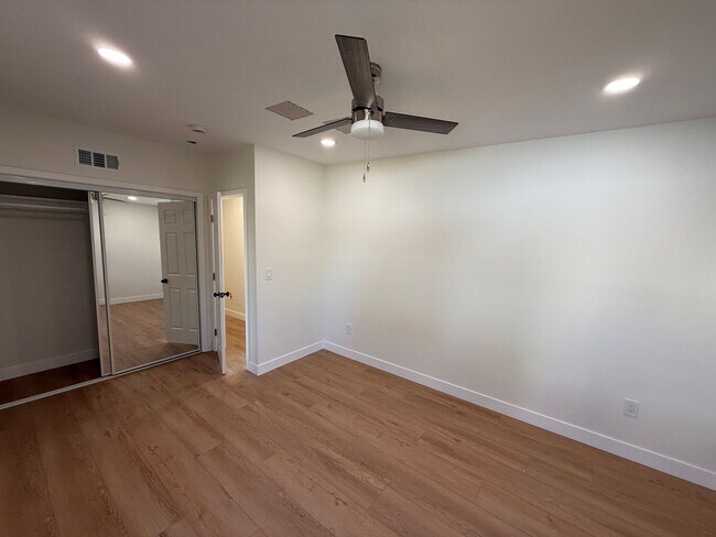 Building Photo - BRAND NEW REMODEL (2026) - Large 7 Bedroom House on Faber