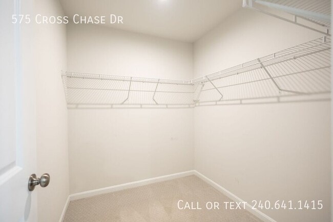 Building Photo - 575 Cross Chase Dr