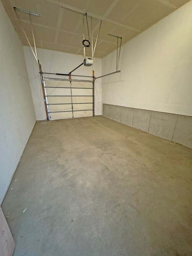 Building Photo - 59 N 25th Ave