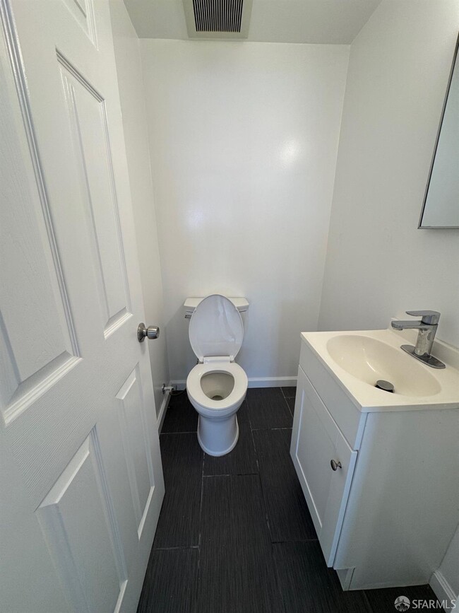 Building Photo - 444 Higate Dr