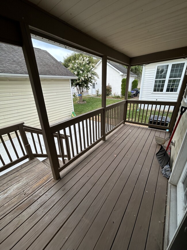 Building Photo - 73 Colonial Dr