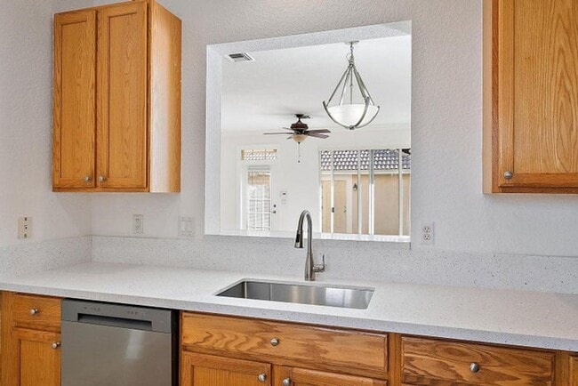 Building Photo - 8050 Murano Cir