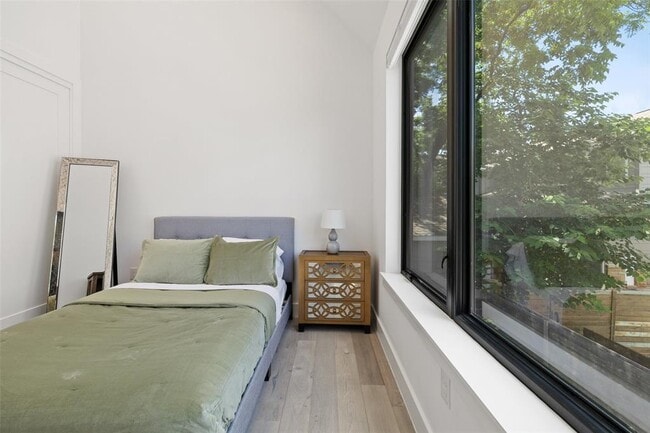 Building Photo - 1903 Frazier Ave