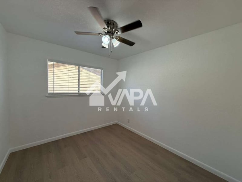 Building Photo - 7462 Meadow Breeze Dr