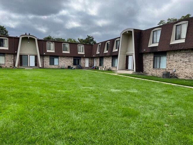 Building Photo - Adams Lake Apartments