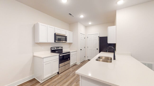 Primary Photo - 15648 E 21st Ct N