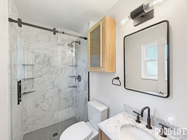 Building Photo - Modern 3B/2BA Home in Quiet Neighborhood with Private Yards and 2-Car Attached Garage
